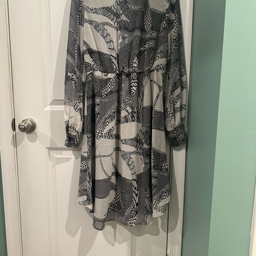 Kirna Zabete Black and Gray Star Patterned Dress - Picture 4 of 10